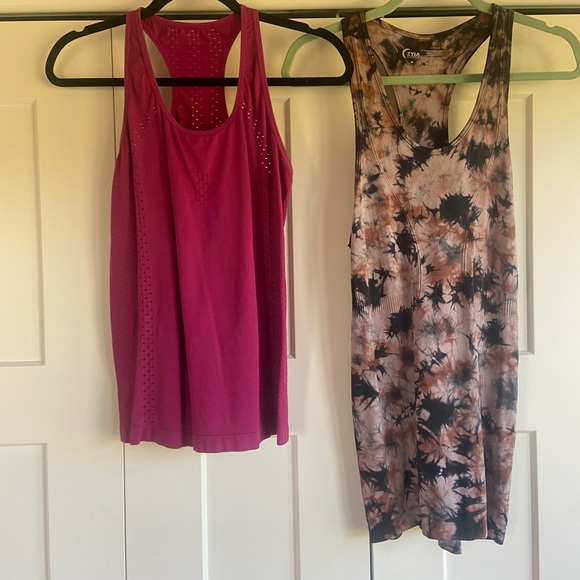 Zyia Seamless Razor Back Tank Lot - Picture 4 of 7